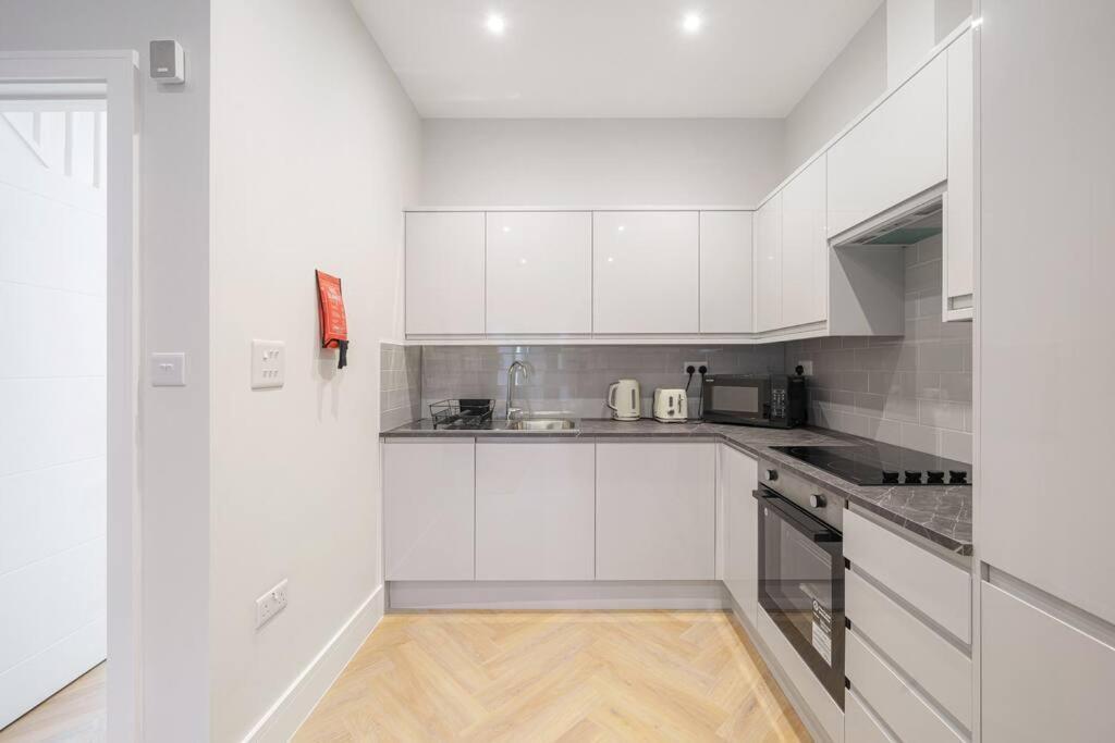 דירות לונדון Cosy Tooting Retreat: 2-Bed Gem מראה חיצוני תמונה
